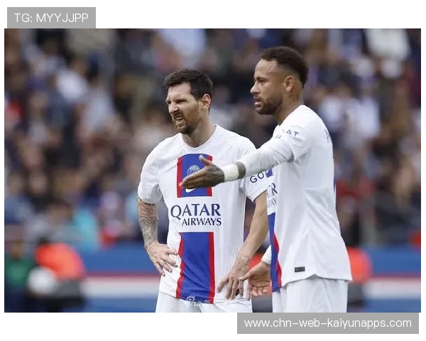 内马尔花式脚法晃倒后卫,助攻梅西轻松推进